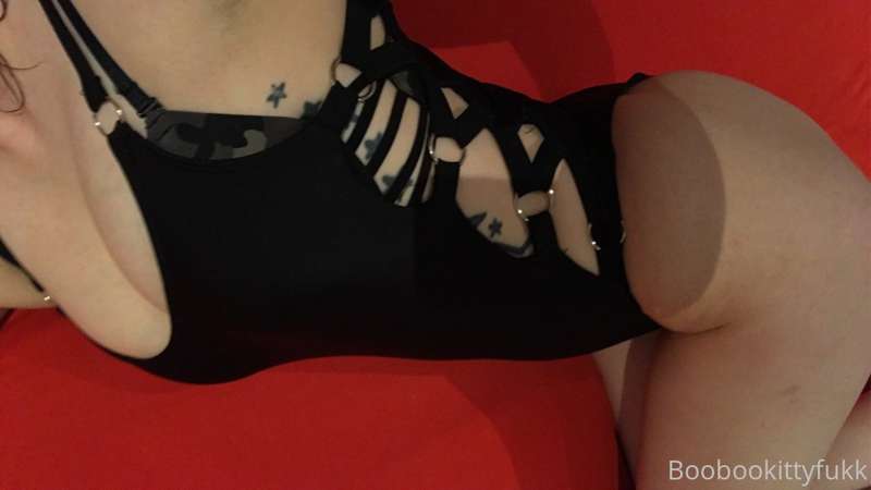 How do you like my swimsuit daddy? 1