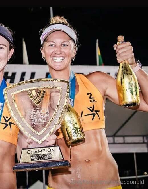 WINNERS ARE GRINNERS 🤑☺️Just touched down in China after a l..