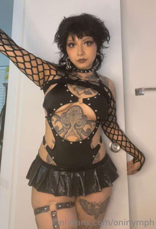 heyyyyy can I dom you? :3 8