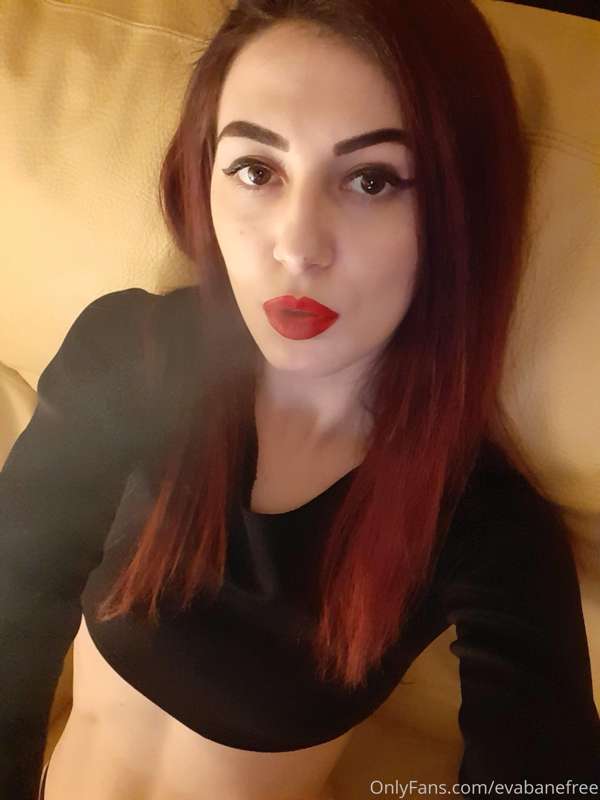 Too hot ? 🔥 What do you think ? 👄