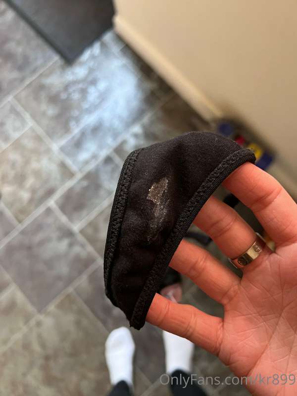 Ooops I cum too much when I’m out 💦🤪 3