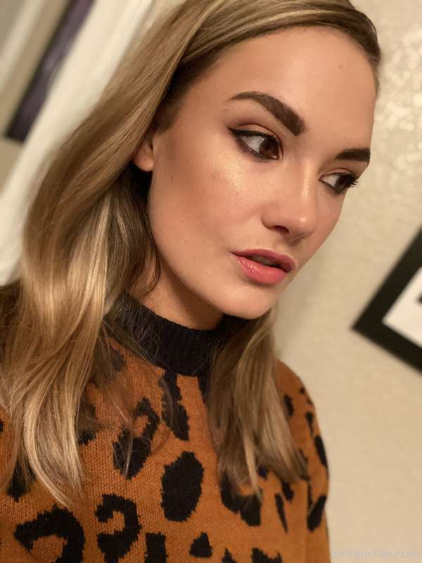 I rarely wear a full face of makeup these days. But when I d..