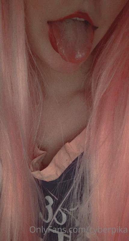 Full pink haired. Gamer girlfriend photoshoot🌸 

Happy Mothe.. 13