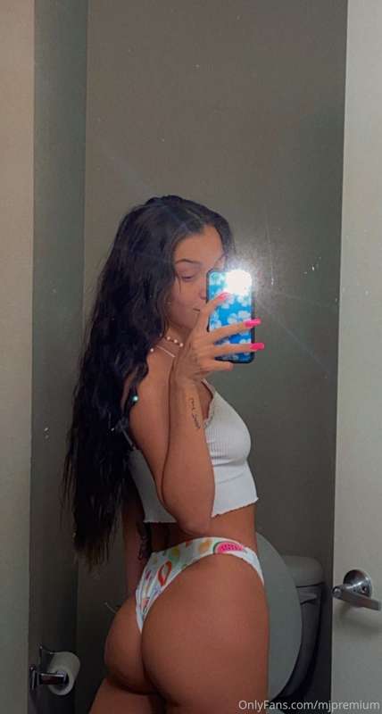 some goodmorning booty for you🍑💗🌤 1