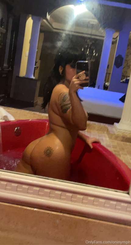 It’s bath time, come join me 😚 4