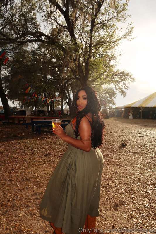 Went to the Renn fair for the first time and it was so magic.. 2