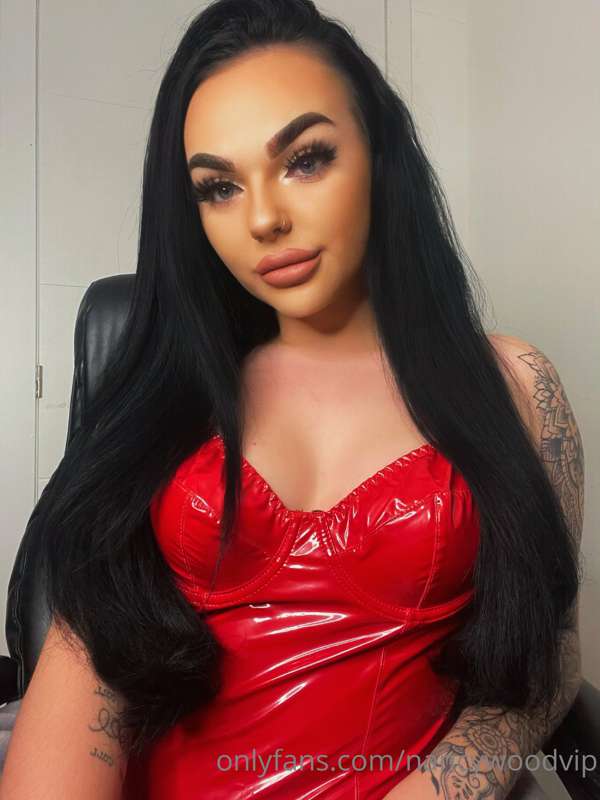 Feeling extra slutty today 😈😈