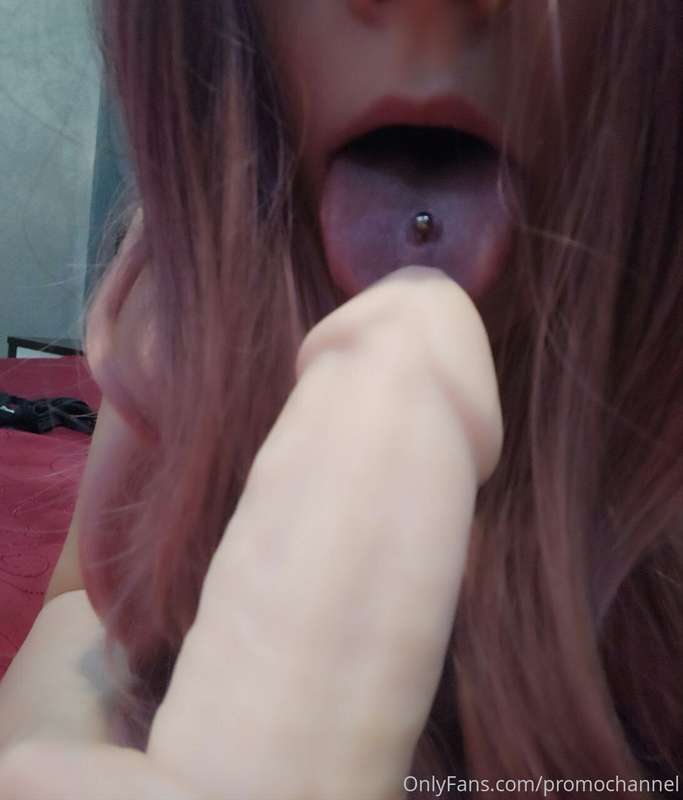 😋LA NOSTRA AMICA @marty.model TI ASPETTA   💜foto senza censu.. 2