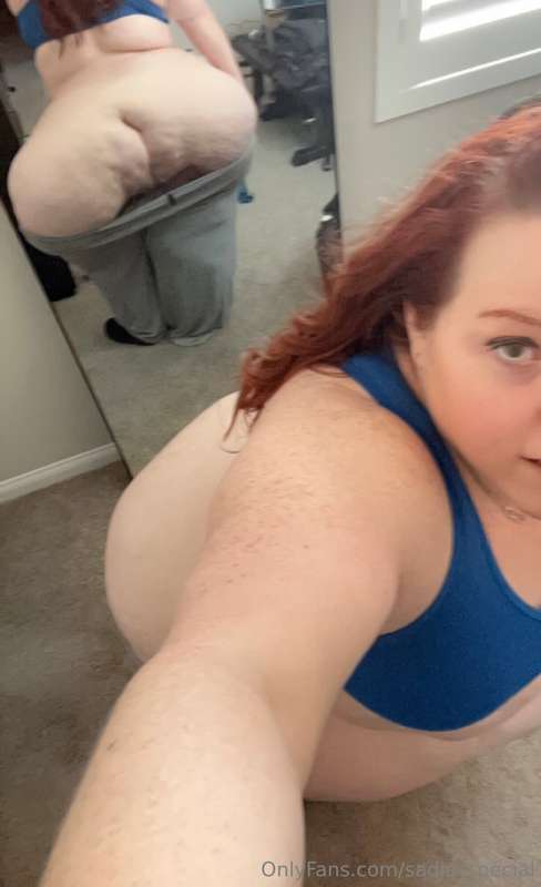 Working around the house, could you keep your hands off me?🤭.. 2