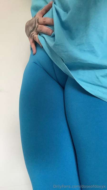 My phat pussy in gym leggings.. what do you think? 