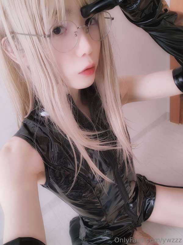 sweat a lot when I wear latex clothes 16