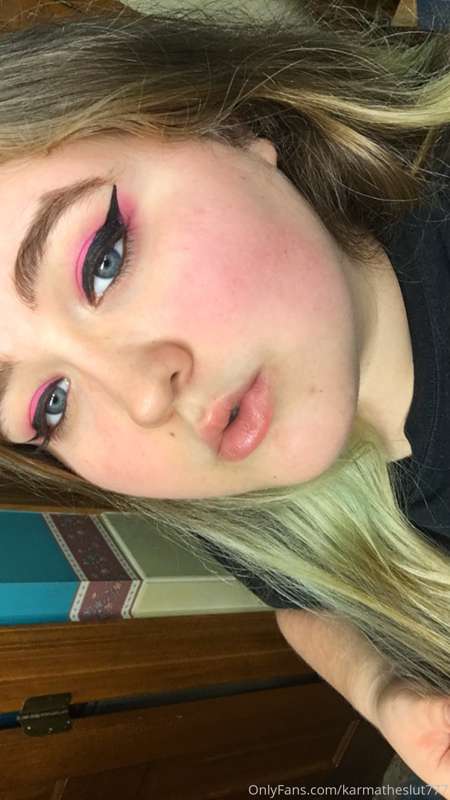Gimme kiss? 😏💕💋 1