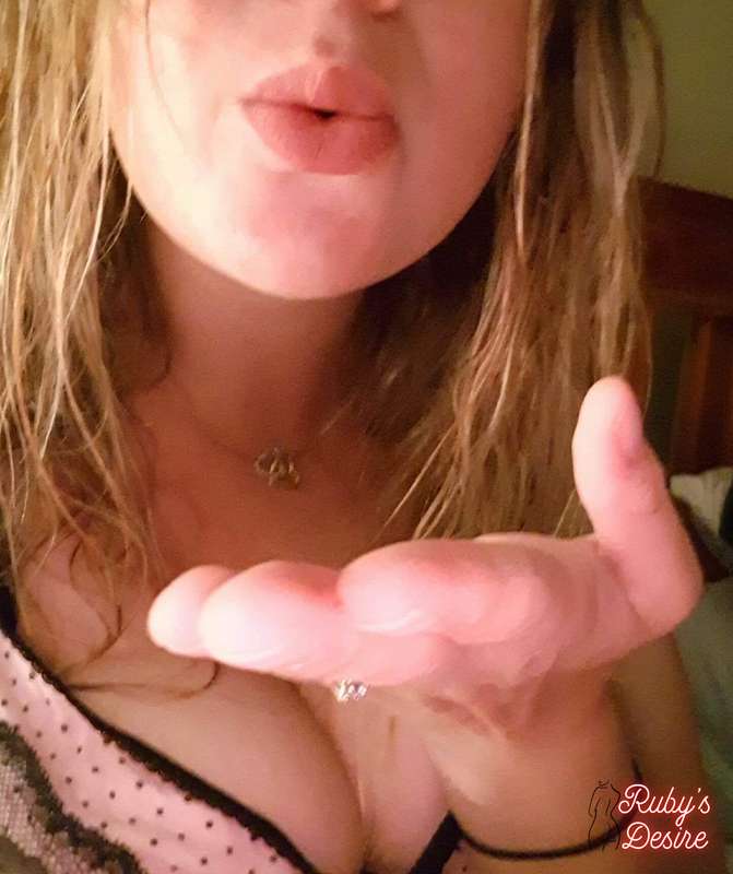 Blowing you a kiss 😘 and giving you a perfect view of all th.. 3