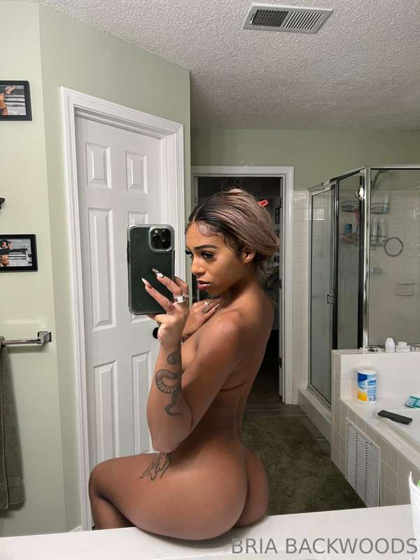Briabackwoods - Onlyfans - 01 Nov, 2022 2