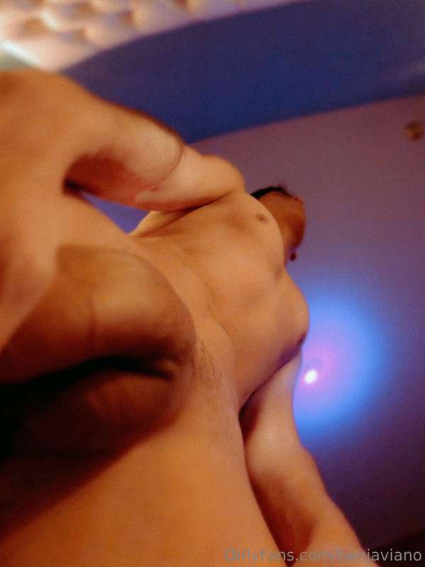 Me las unas lamidas ? 👅/Can you lick it?