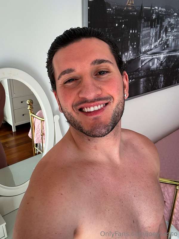 in a world full of shit, sometimes, you just got to smile 😃