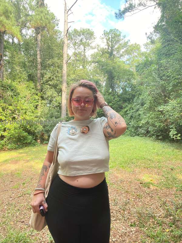 POV: you’re my neighbor & you get to watch me in my backyard.. 5