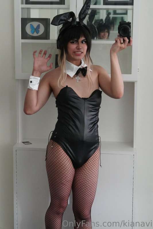 Hiiiiiiii!!!
New bunny outfit came in the mail!!
I need some.. 16
