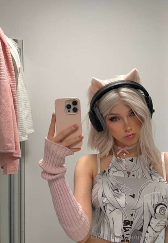 can i wear this top to our first date? uwu