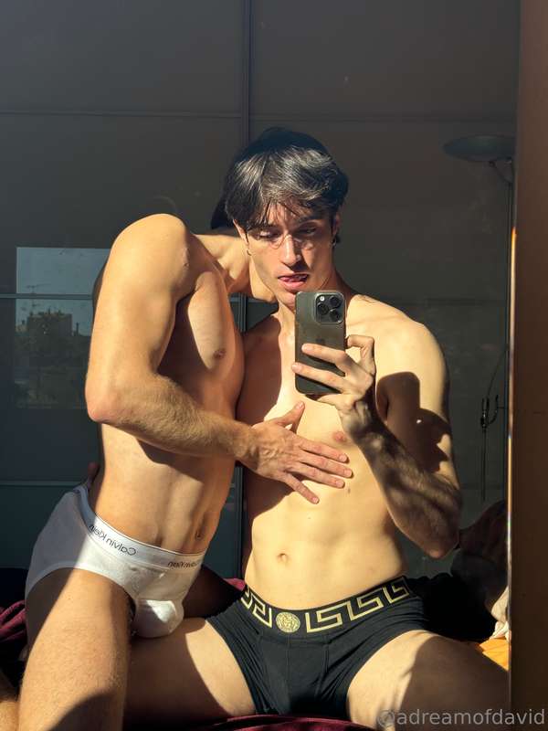 Swipe for a kiss 💋