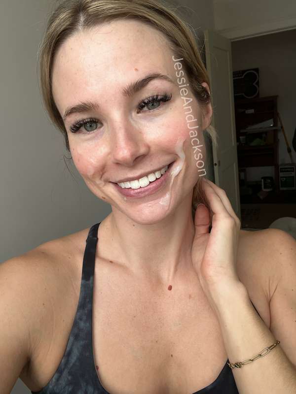**Some pictures from yesterdays facial** 💦💦
How do I look? 😋.. 3