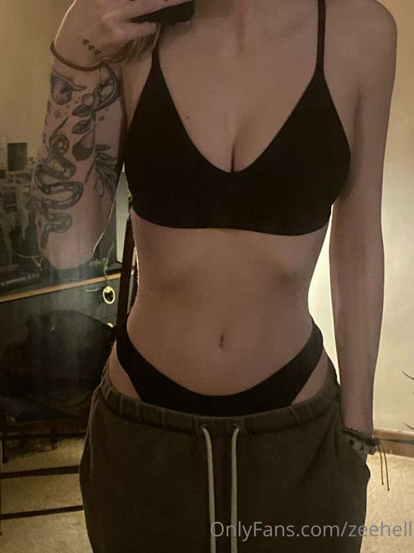 showing off my new tattoo 🤍 3