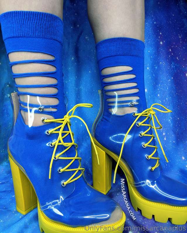 The most lovely, sweat-inducing boots I own 5