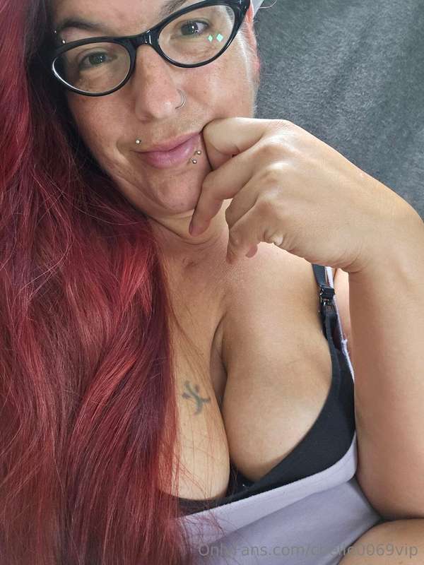 Good afternoon and happy MILF MONDAY! 🥰I totally meant to sc..