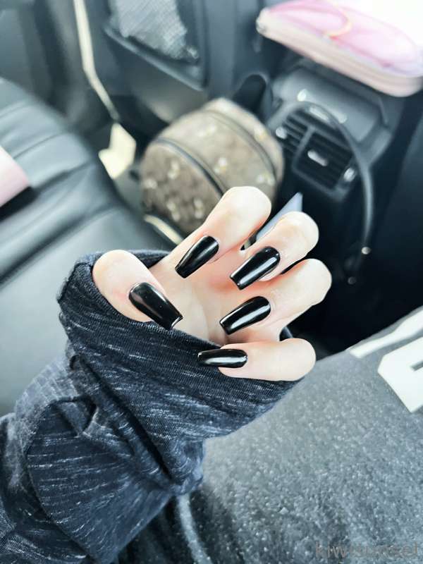 hi i got my hair and nails done today !! i also saw nemo and.. 6
