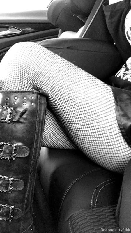 Anyone love fishnets as much as I do? 😍😍👌🏻 2