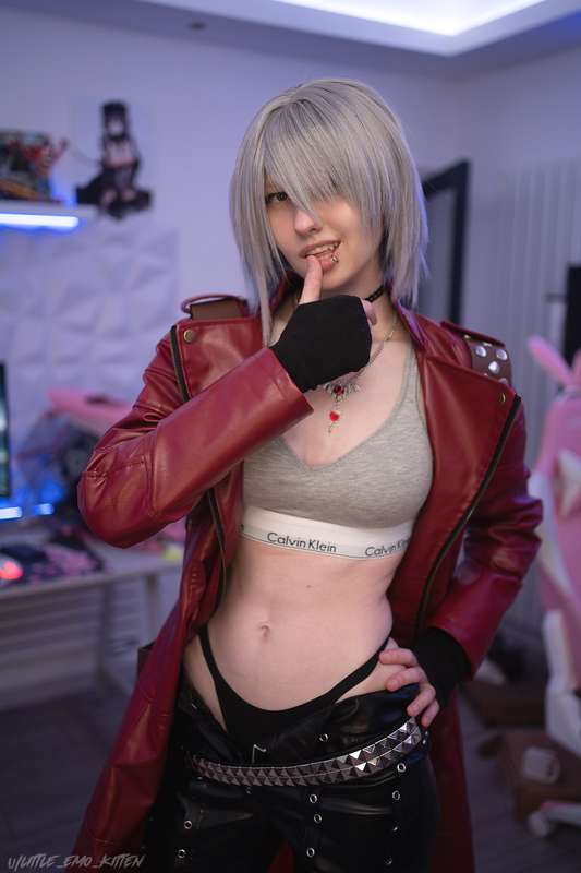 Little_Emo_Kitten - Fansly - 06 Jun, 2025 8