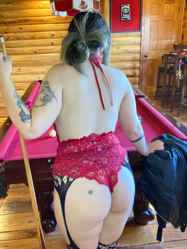 Wanna play some pool? 🎱💋 24