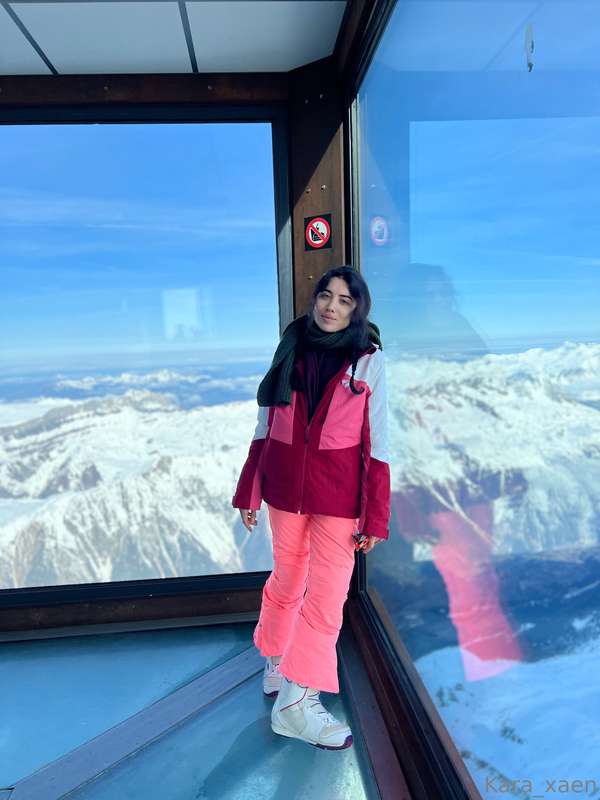 stay close to everything that makes u feel alive💘❄️ 2