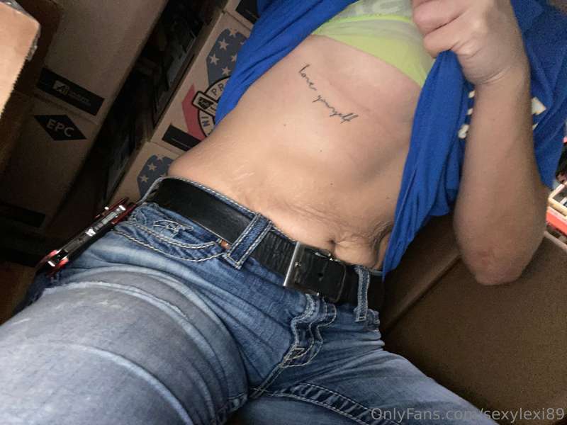 Bored at work again … little under boob for you 😉
