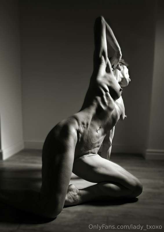 Today, I present you with two black and white arty nude shot..