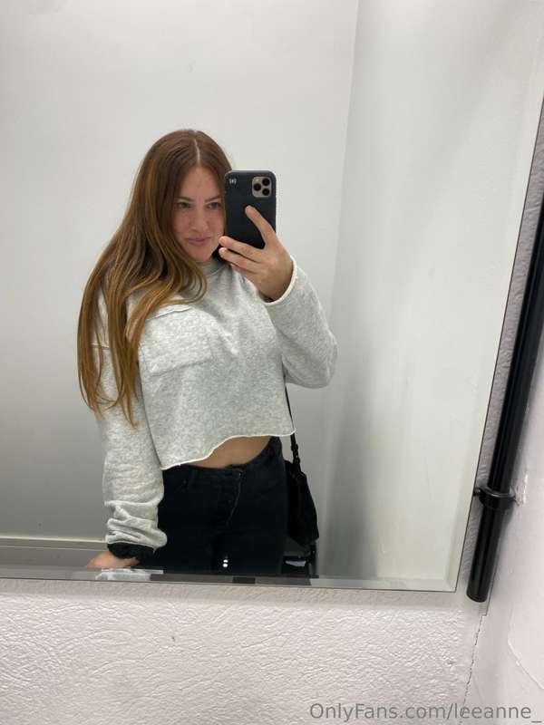 Do you like this outfit? 🥰