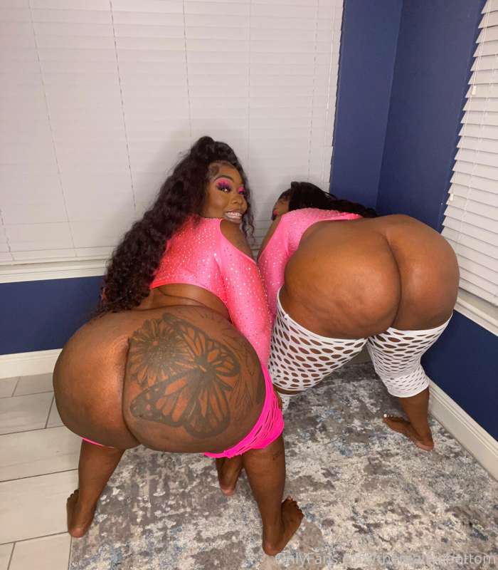 Wanna see our girl on girl content @therealbbw