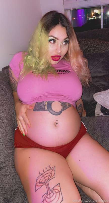 sooo stuffed after both 4/20 streams last night - stuffed an.. 4