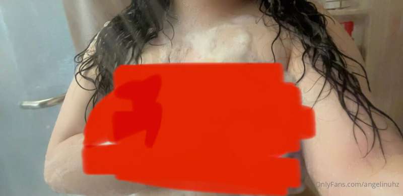 who wants to see this video of me rinsing off my soapy tiddi..