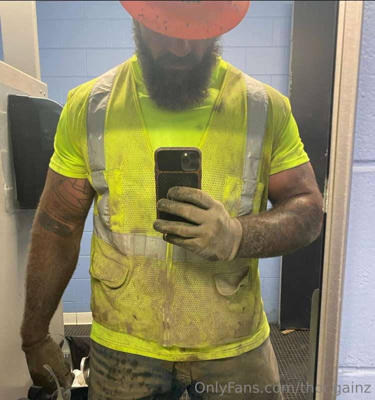 How do we feel about construction workers?😈👅