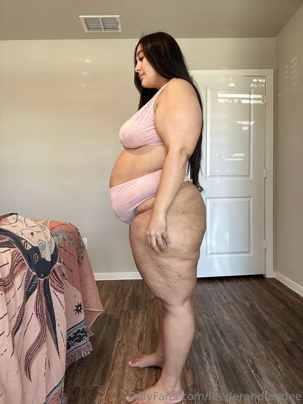 **Mom bod 3 months postpartum** *swipe* for ***nudes***! I t.. 4