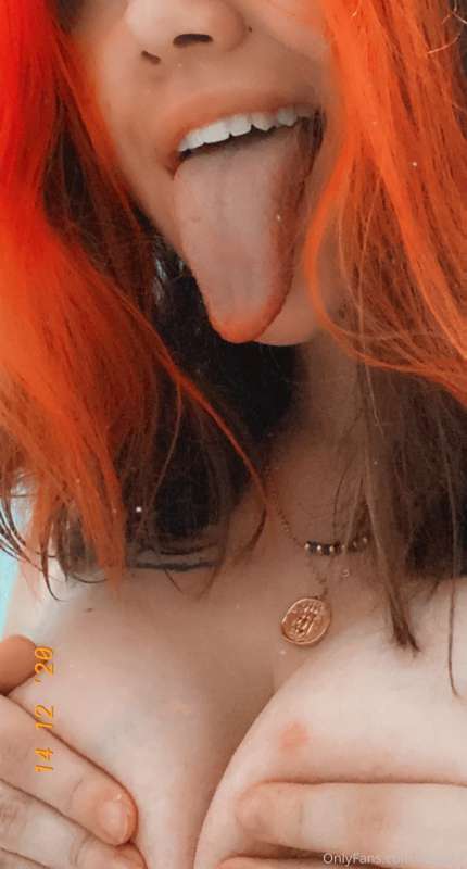 👁👅👁