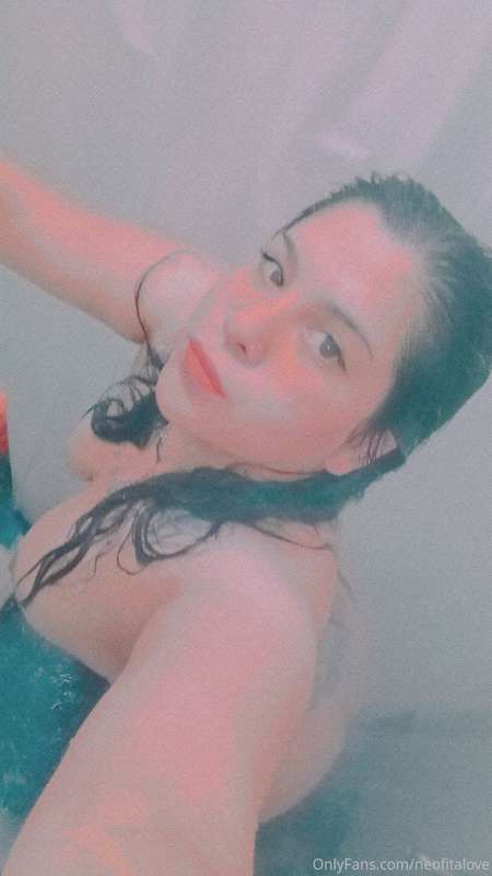 giving me a very hot shower🔥💦