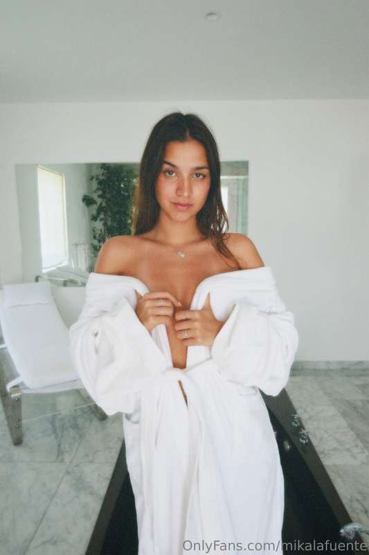 Mikaela Lafuente desnuda