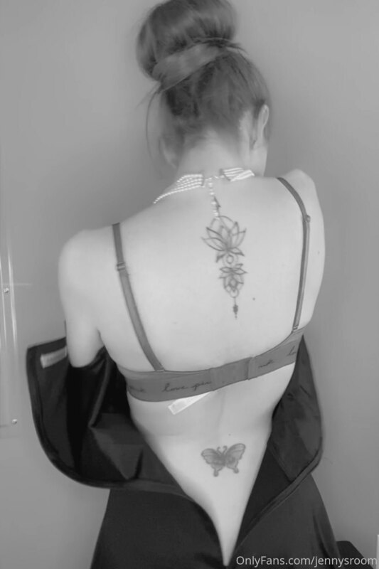 I have some Audrey Hepburn vibes for you today! Thanks to Ad.. 12