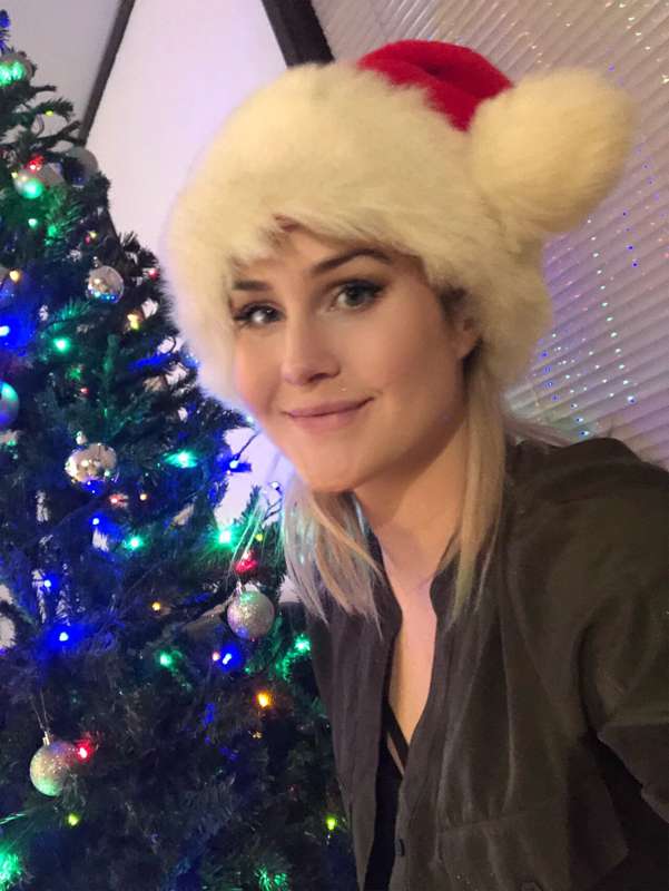 Was buying and  up the Christmas tree today 🎄so happy about ..