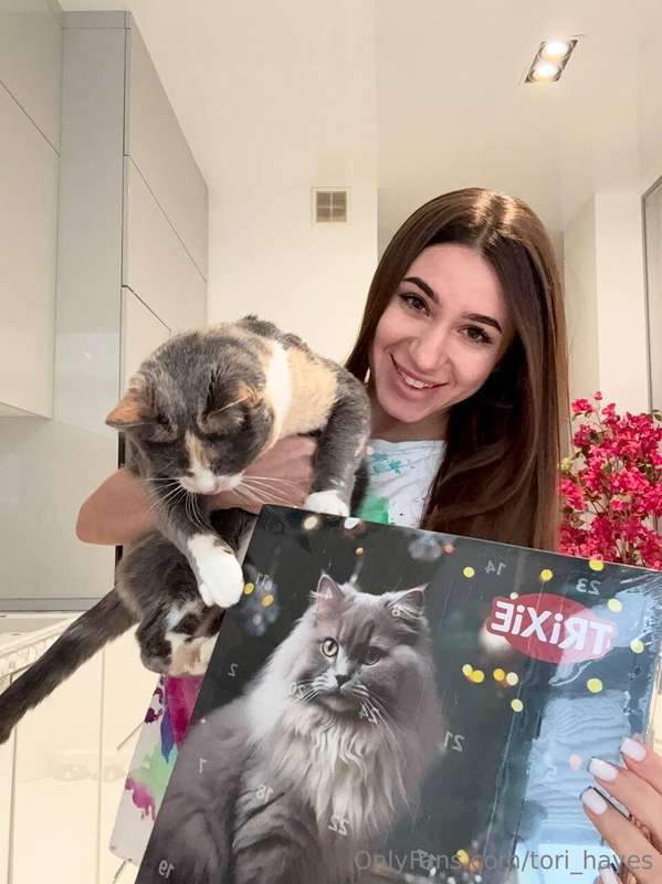 I bought an Advent calendar for Teri! 🎁 I'll open it every d..
