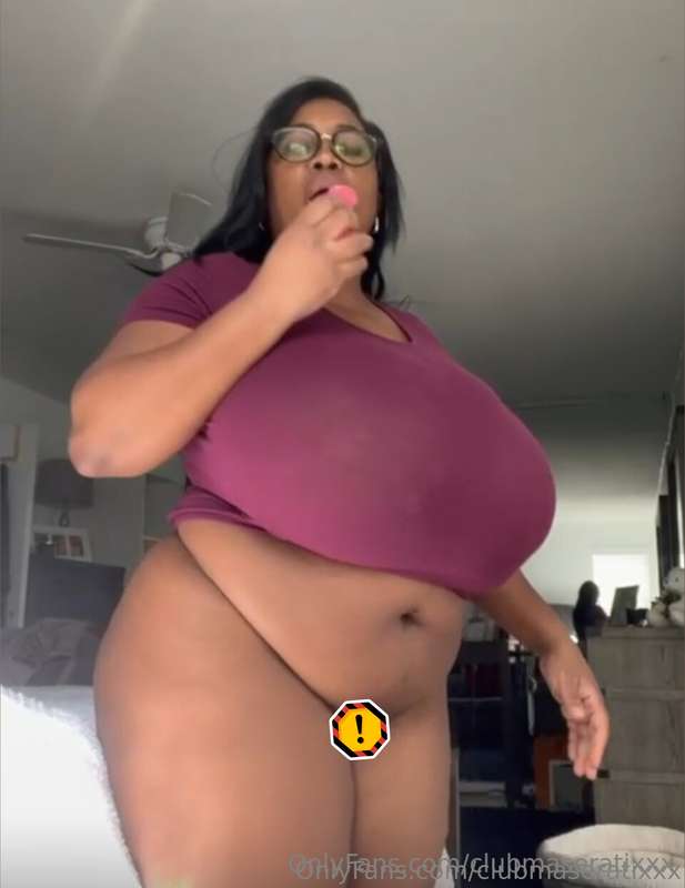 DM me to see what`s inside! 😈