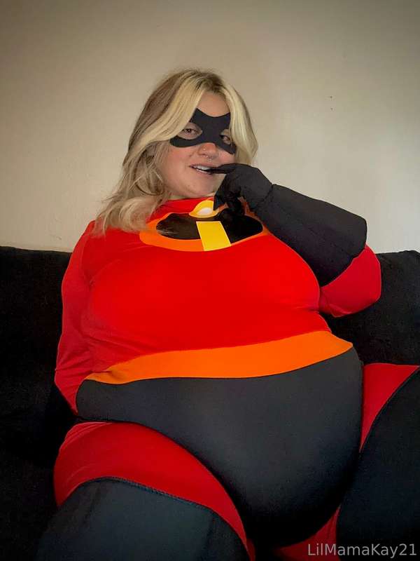 Man Elastigirl has let herself go…she can barely do her job,.. 9