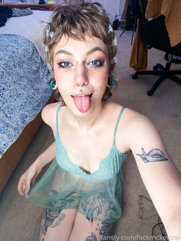 Fuckmckenzie - Fansly - 05 Oct, 2022 1